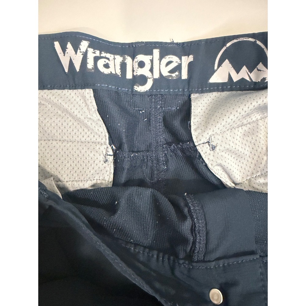 Wrangler Mens Hiking Shorts 38 Performance Zip Cargo Utility Outdoors Trails - Picture 5 of 6